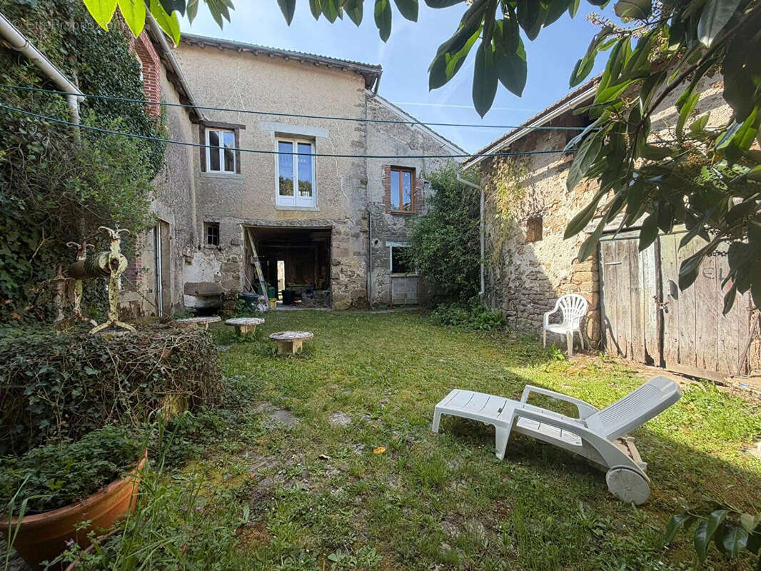 Maison à BESSINES-SUR-GARTEMPE