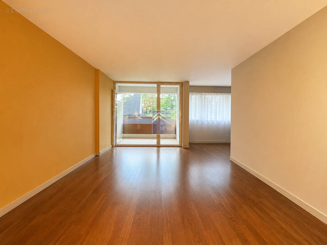 Appartement à LEVALLOIS-PERRET