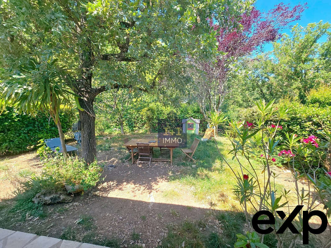 Maison à TOURRETTES