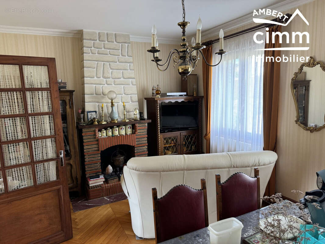 Maison à OLLIERGUES