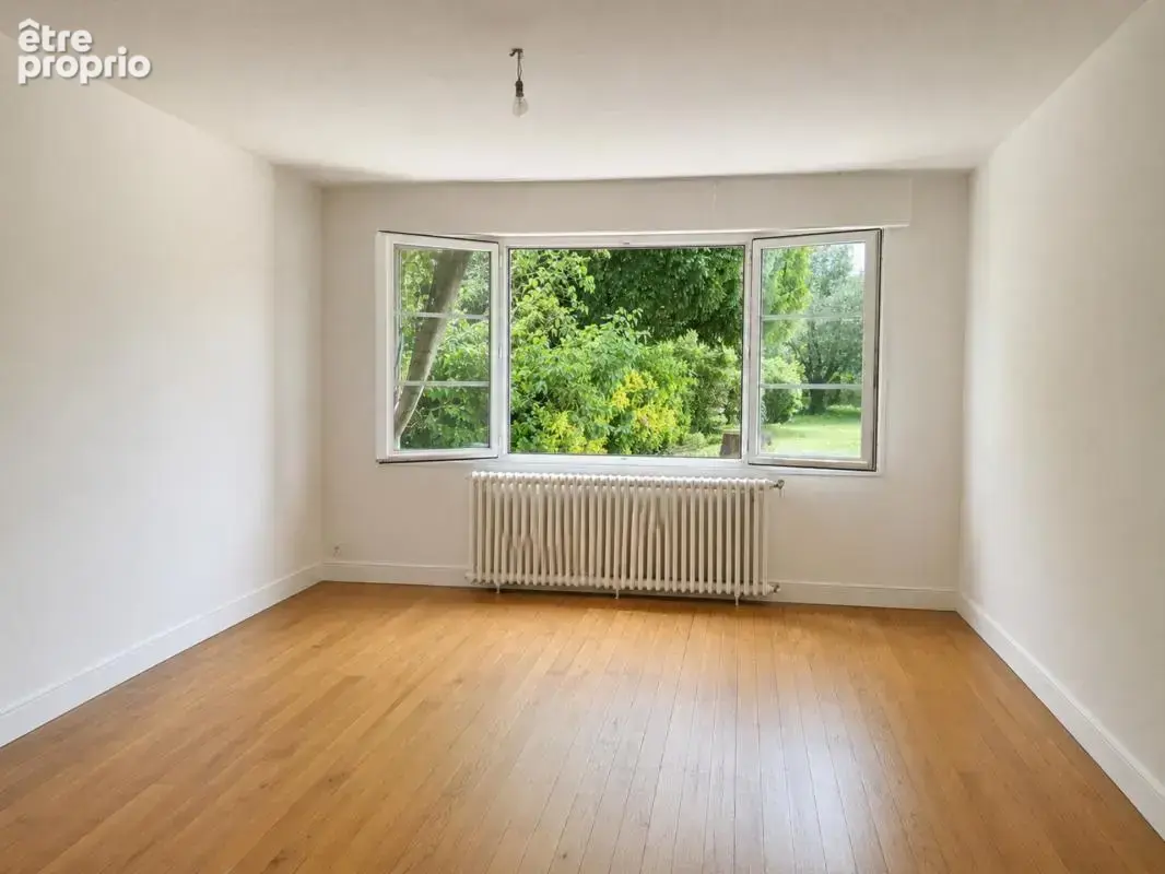 Villenave-d'Ornon – Hourcade  Maison à rénover sur grande parcelle de 1 300 m² avec garage - photo 2