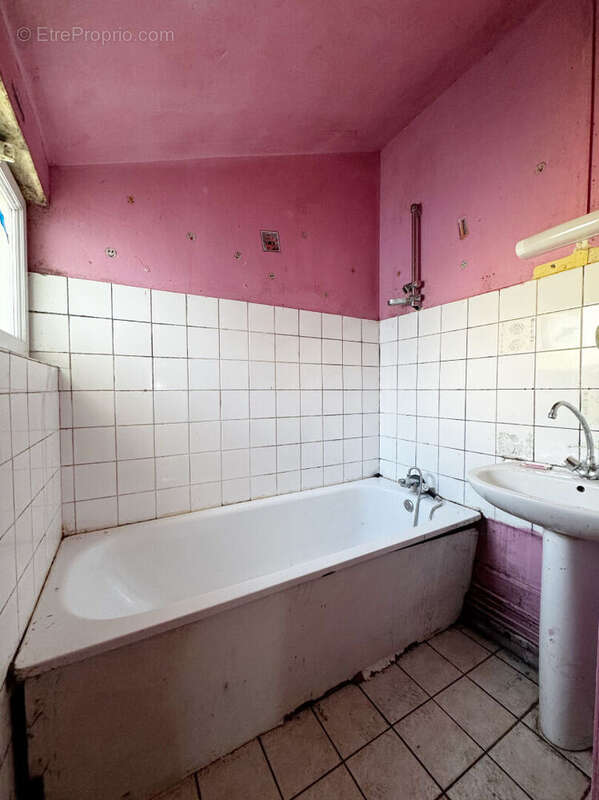 Maison à vendre à Aulnoye-Aymeries - 3 pièces, 65 m², travaux à prévoir - photo 5