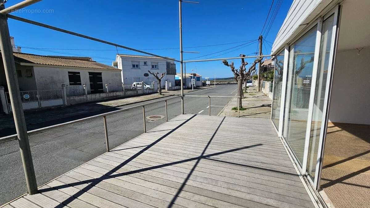 Commerce à GRUISSAN