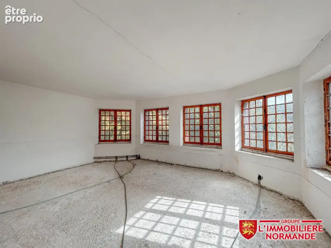 BÂTISSE FAMILIALE - 10 pièces, 5 chambres, 270m² - photo 13