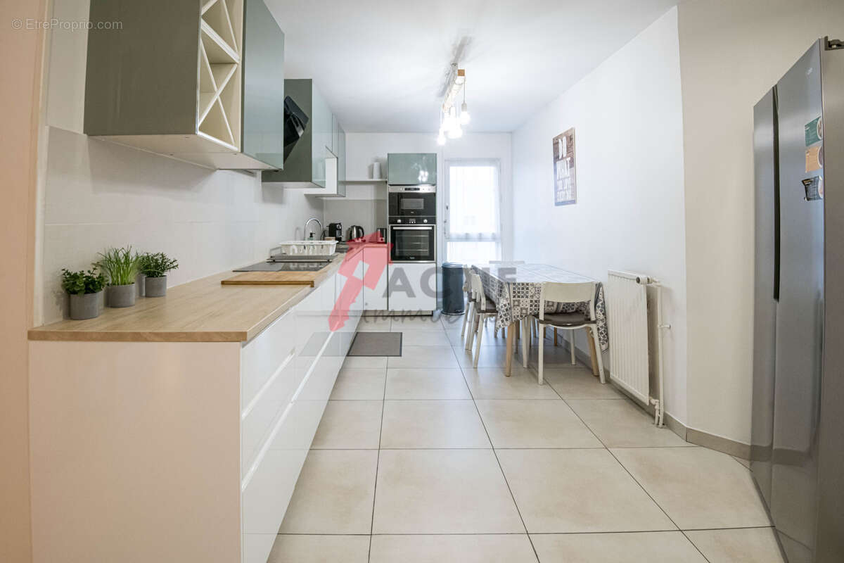 Appartement à COURCOURONNES