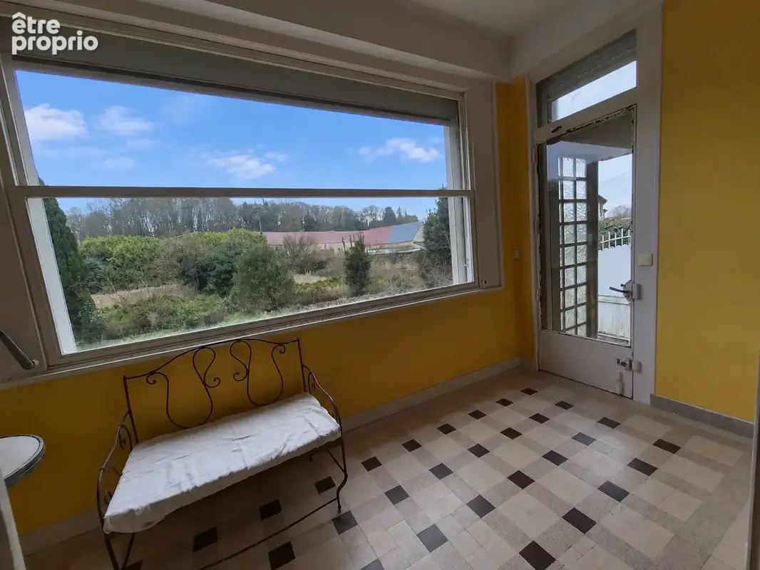 Maison de caractère avec dépendances sur 3 400 m2   Fort potentiel - photo 3