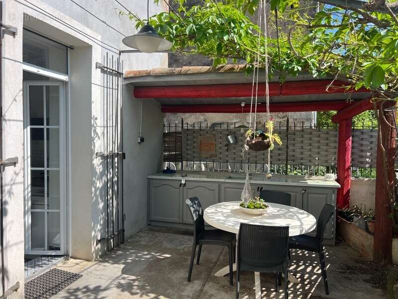 Maison à SAINT-JULIEN-LES-ROSIERS