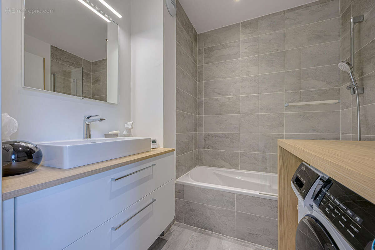 Appartement à DINGY-SAINT-CLAIR