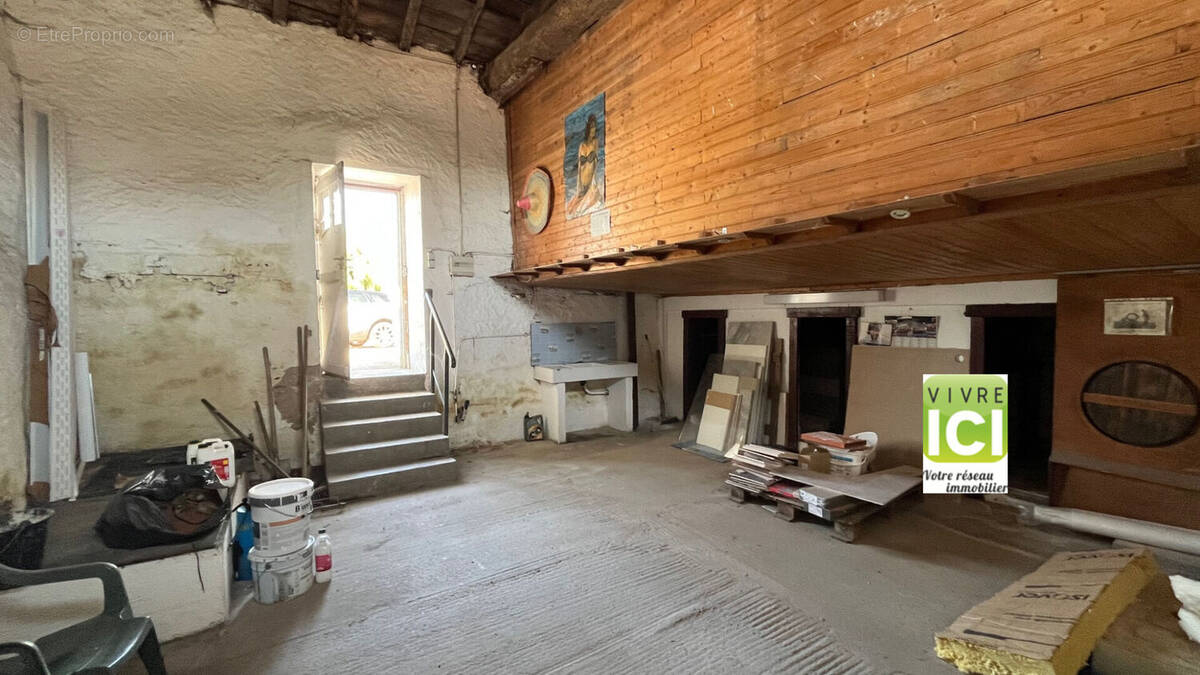 Maison à LA CHAPELLE-BASSE-MER