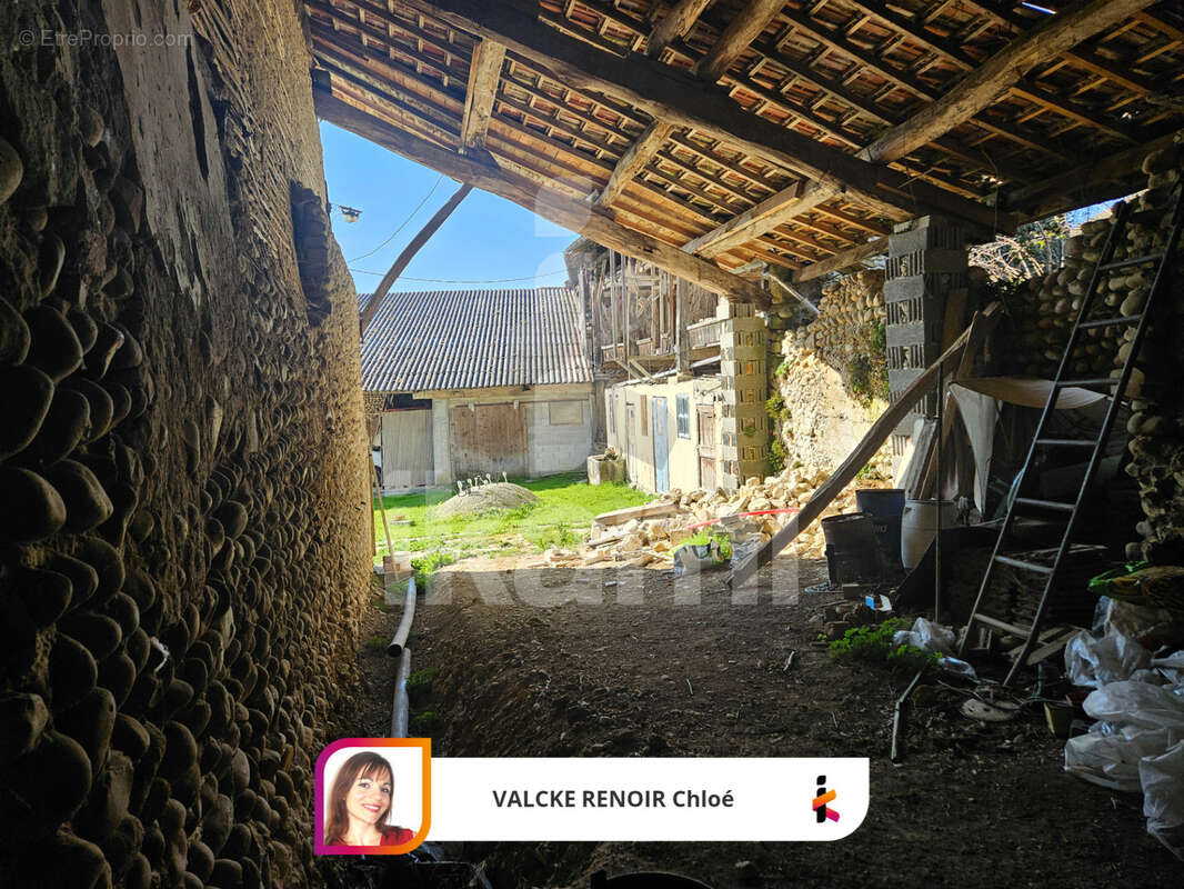 Maison à CHEVRIERES