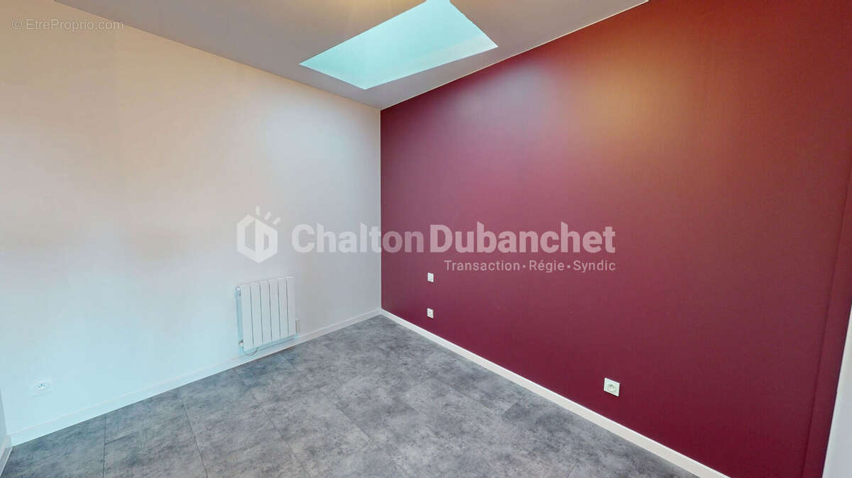 Appartement à LE COTEAU