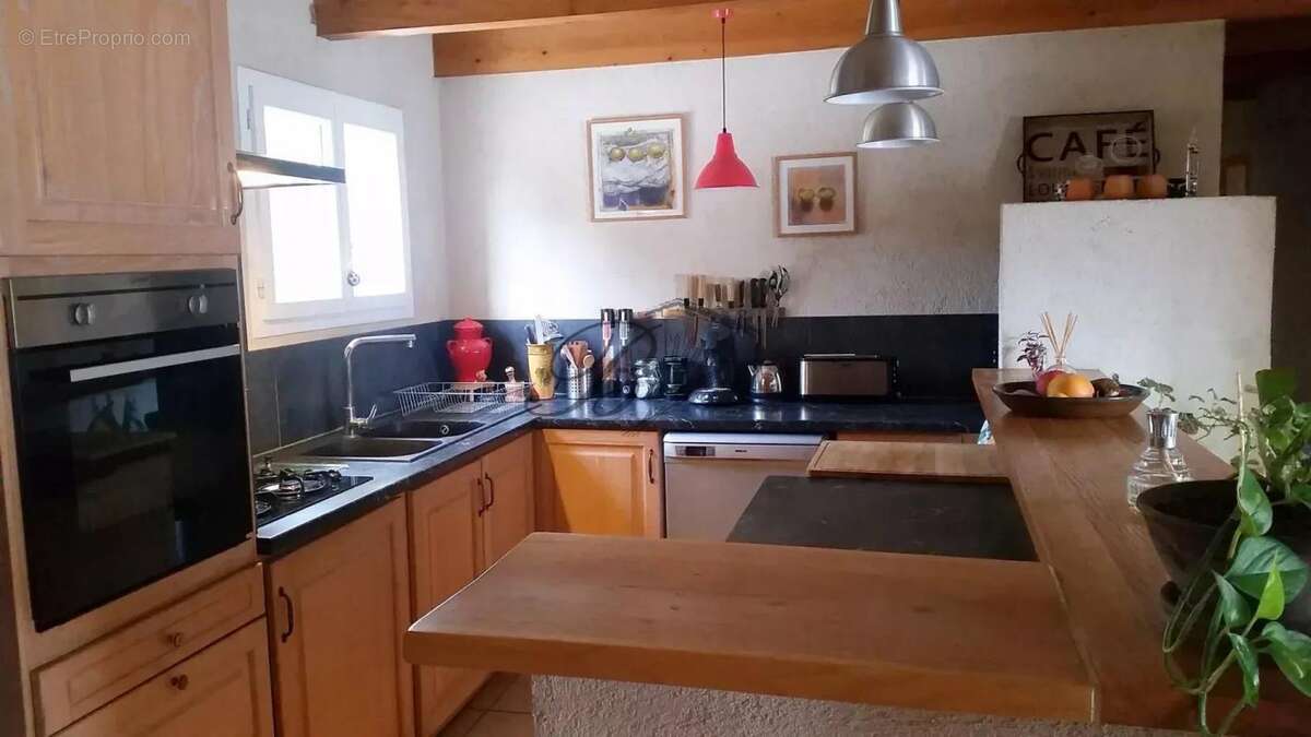 Maison à LA BASTIDE-DES-JOURDANS