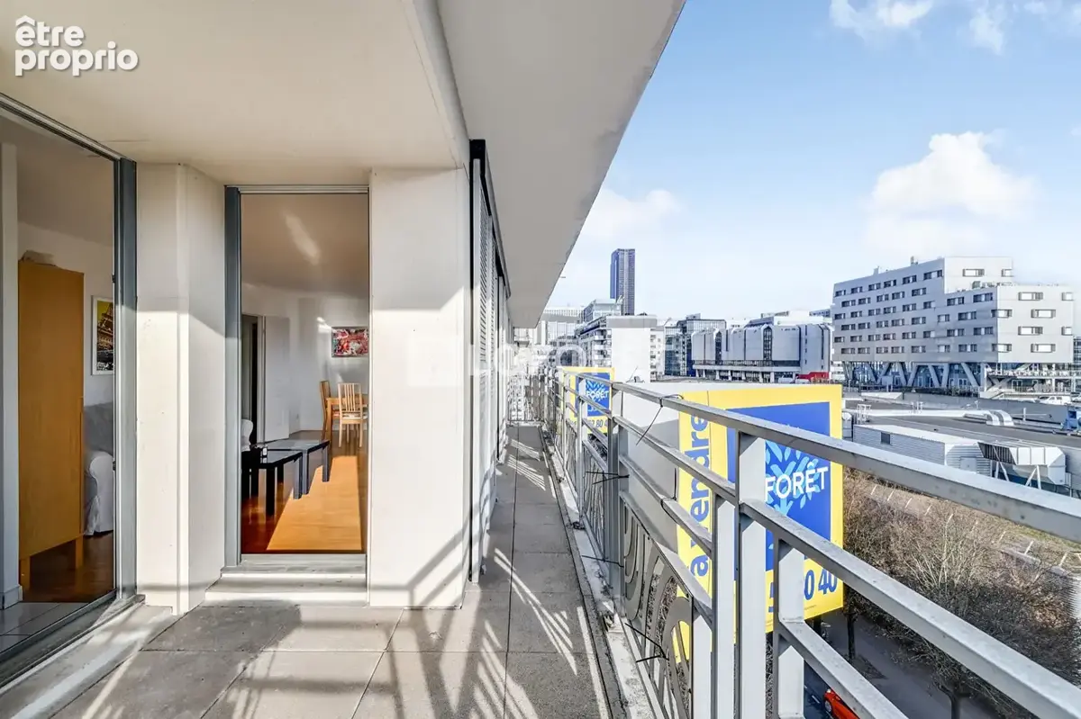 Coup de coeur assuré : vue dégagée, extérieur et place de parking ! - photo 5