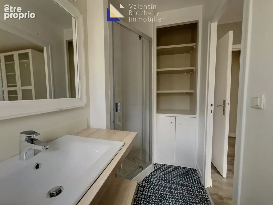 Cœur du bourg, appartement 2 pièces au 1er étage - photo 2