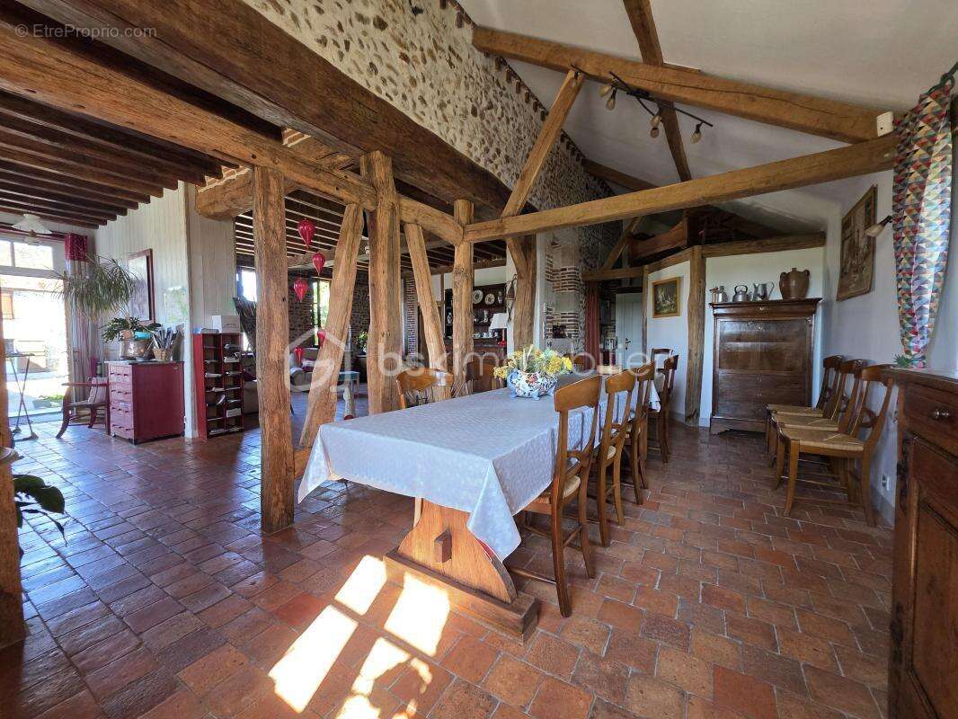 Propriété d'exception de 240m² 8 pièces - photo 6