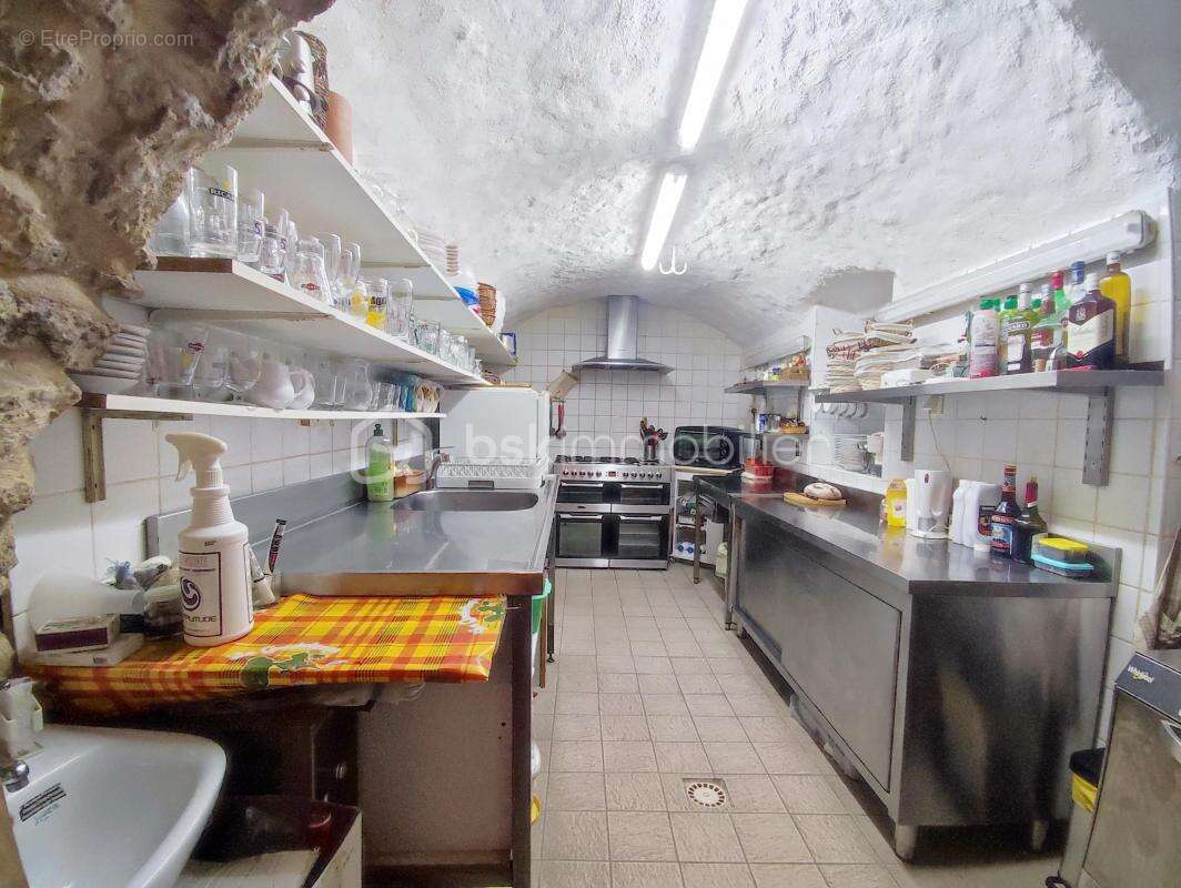 Commerce à SAINT-MONTAN