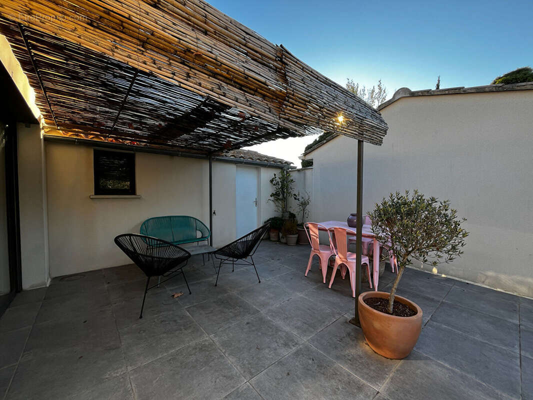 Maison à L&#039;ISLE-SUR-LA-SORGUE