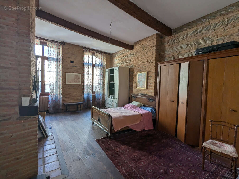 Maison à MONTESQUIEU-VOLVESTRE