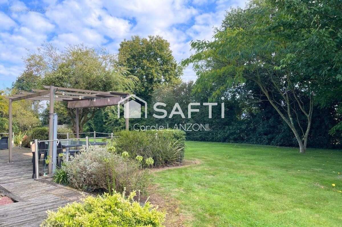 Maison 290 m² à Argentre-Du-Plessis  - photo 2