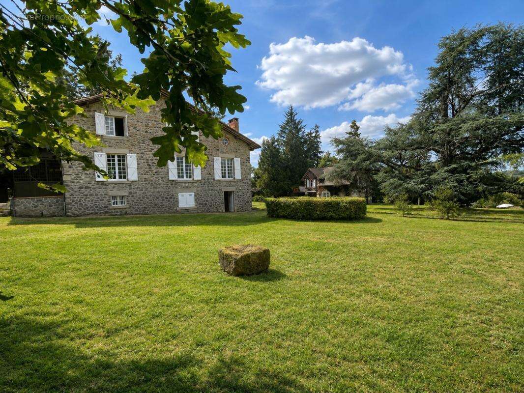 Très Belle maison de caractère  dans parc de 26900 m2 - photo 32