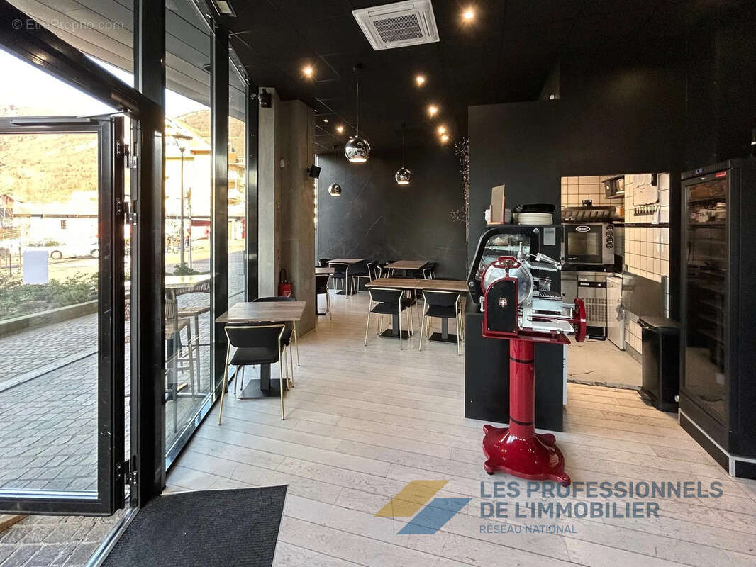 Commerce à CHALLES-LES-EAUX