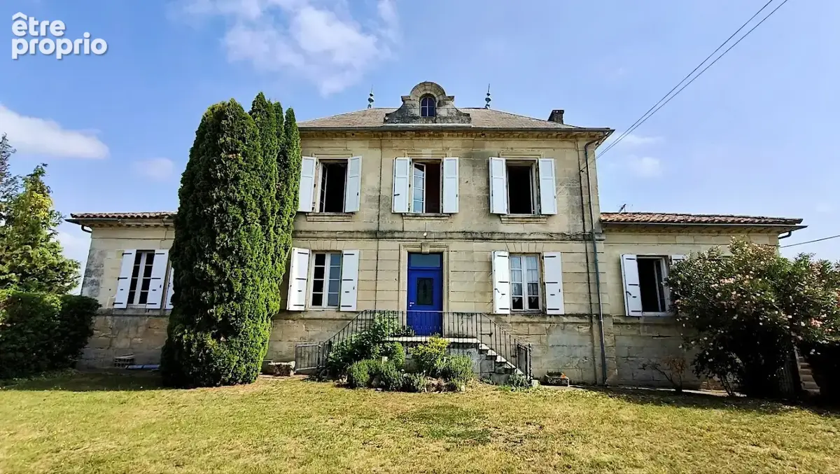 Propriété de caractère   Maison bourgeoise en pierre, dépendances et 2,5 hectares de terrain - photo 6