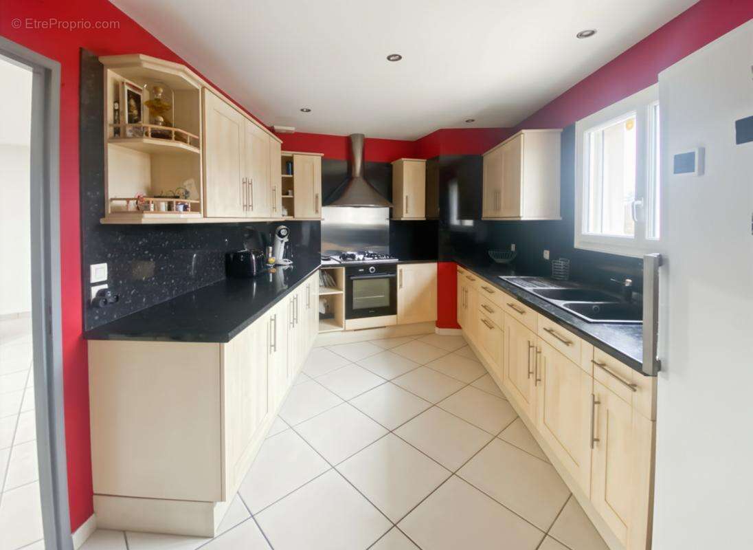 Maison 144 m² à Marsas  - photo 3