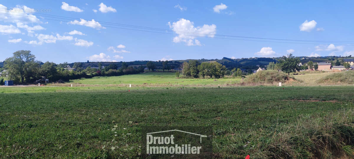 Terrain à SAINT-COME-D'OLT