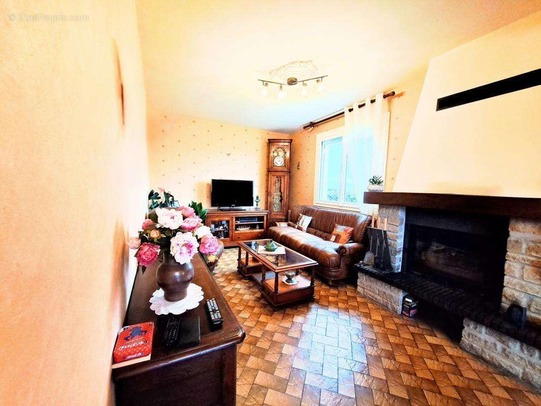 Maison à LA BOUEXIERE