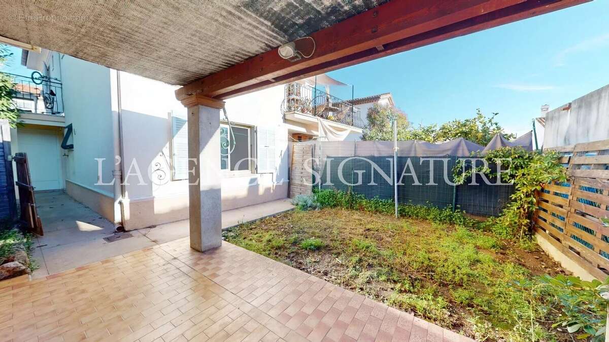 Maison à SAINT-LAURENT-DU-VAR