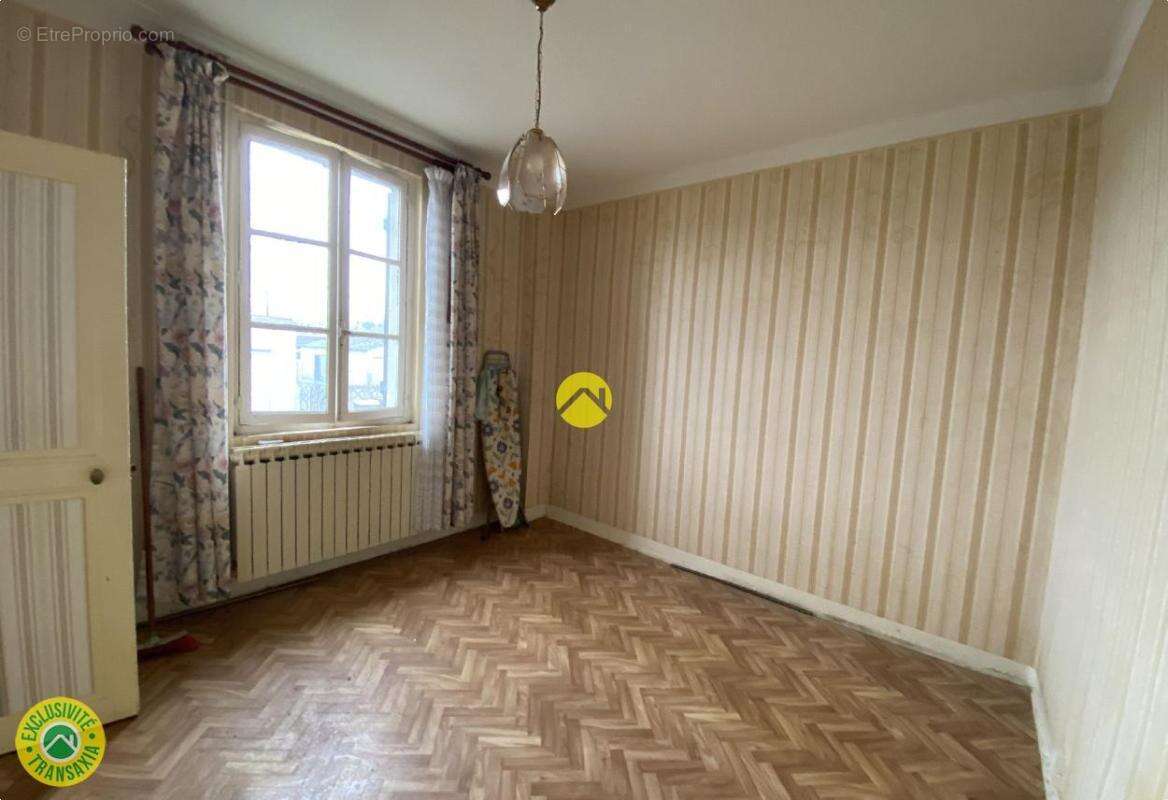 Maison à JOUET-SUR-L&#039;AUBOIS