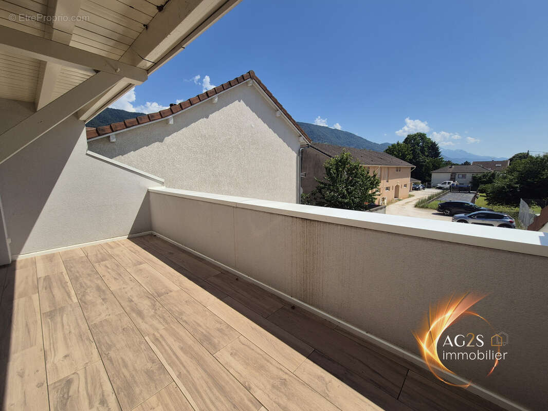 Appartement avec terrasse + 2 places parking privatives - petite résidence de 2021 sans charges - photo 4