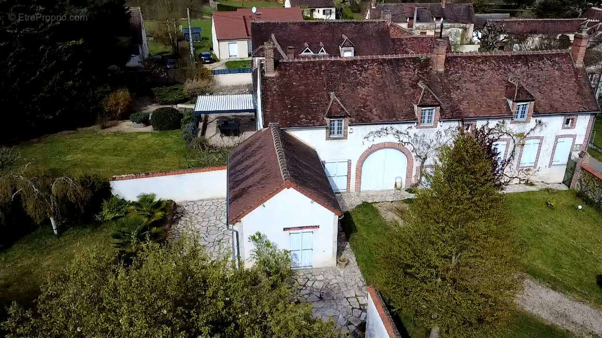 Maison à FLEURY-LA-VALLEE