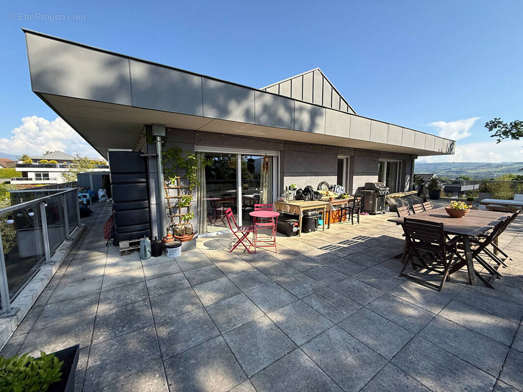 Appartement à VETRAZ-MONTHOUX