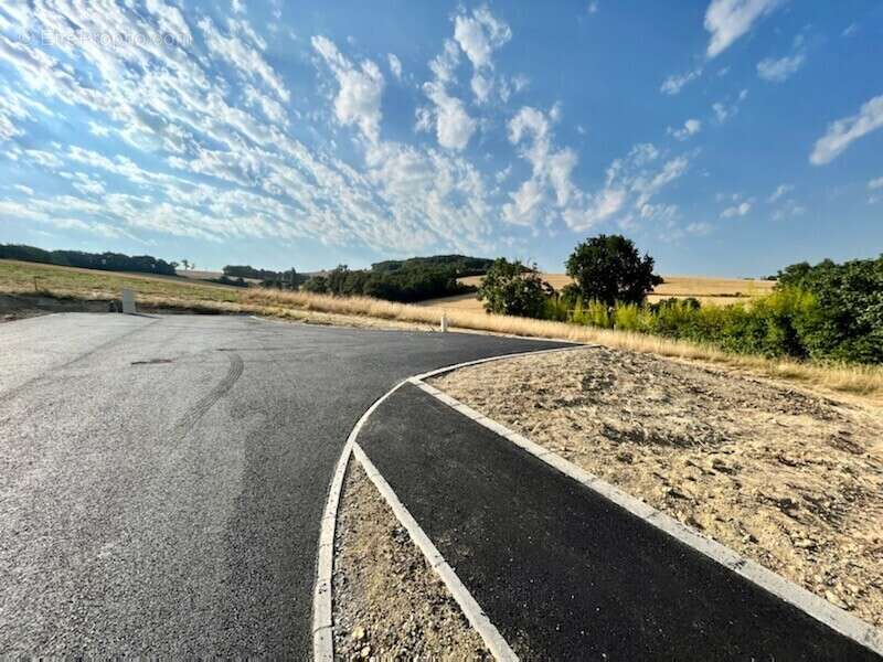 Terrain à BEAUMONT-SUR-LEZE