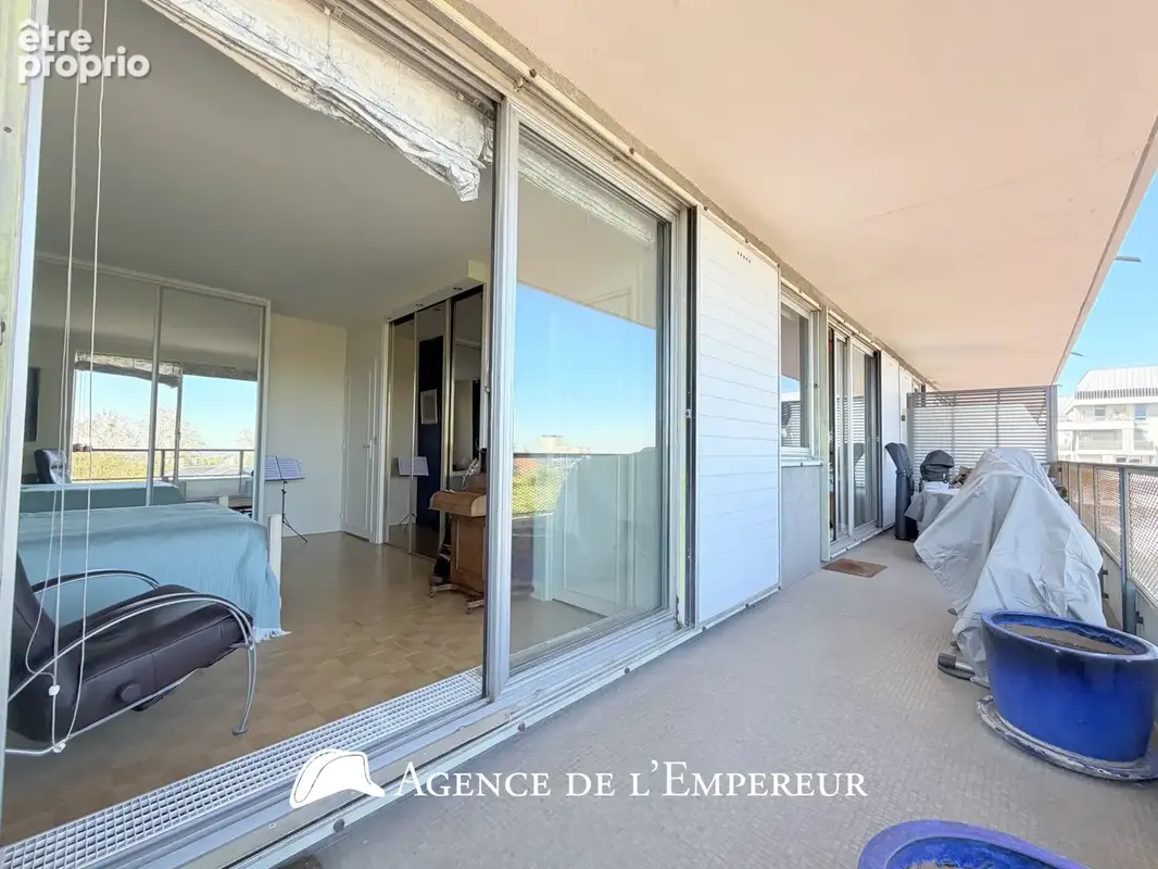 Grand 3 pièces de 93 m2   2 terrasses, 2 parkings et cave. - photo 16