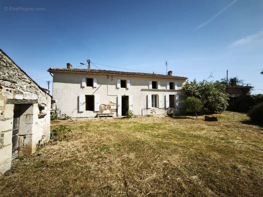 Maison 71 m² à Gemozac  - photo 28