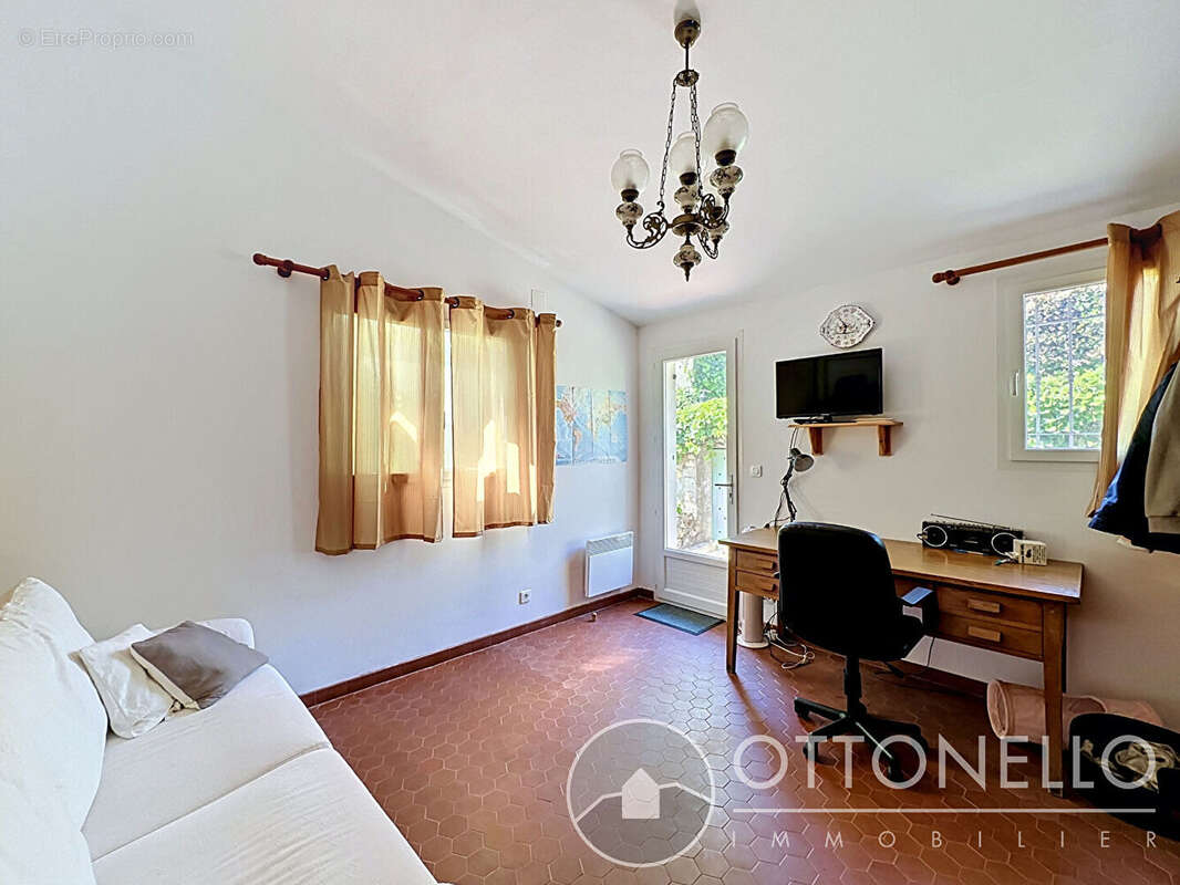 Maison à ROQUEBRUNE-SUR-ARGENS