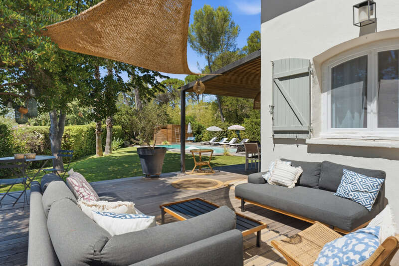 Maison de charme rénovée avec piscine Diffazur, au cœur d’un écrin de verdure sans vis-à-vis - photo 6