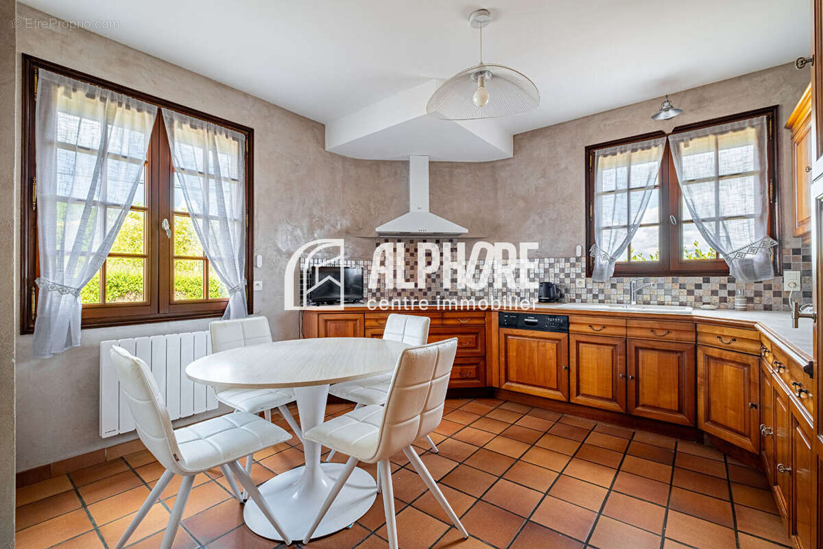 Maison Familiale de Caractère à Pornic : Charme, Espace et Sérénité - photo 5