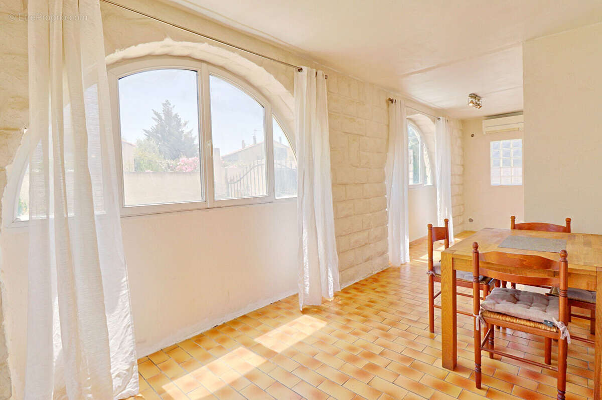 Appartement à VINON-SUR-VERDON