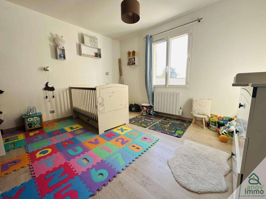 Maison à ROULLET-SAINT-ESTEPHE