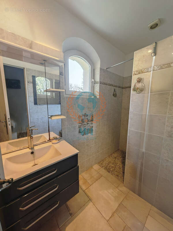 Propriété de charme avec piscine et dépendance - photo 18