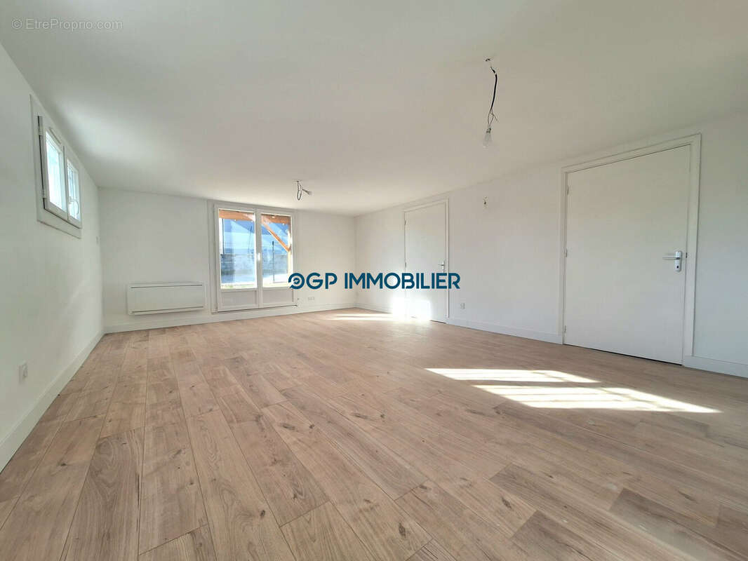 Maison à BRUGUIERES