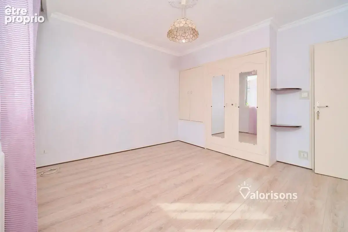 Maison 4 pièces 130 m² à vendre à Meyzieu (69330) - photo 10