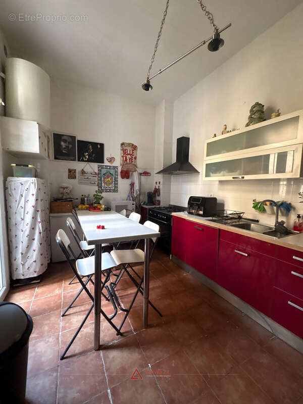 Appartement à MARSEILLE-1E