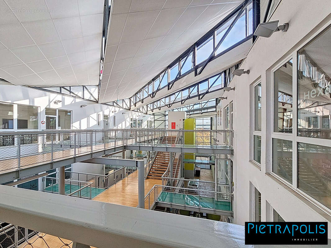 Commerce à SAINT-PRIEST