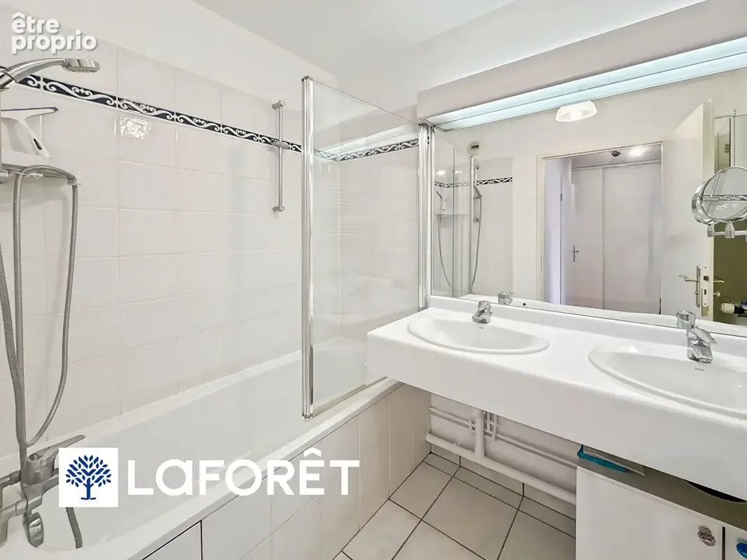 Proche du parc du château et de la Gare RER C, spacieux appartement 3 pièces. - photo 8