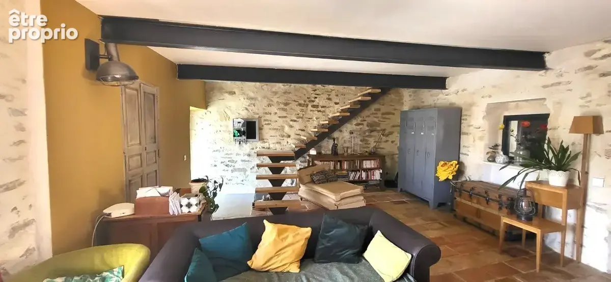Congénies - Maison d'habitation de 160m2 + local professionnel 90 m2 + Grange & piscine - photo 8