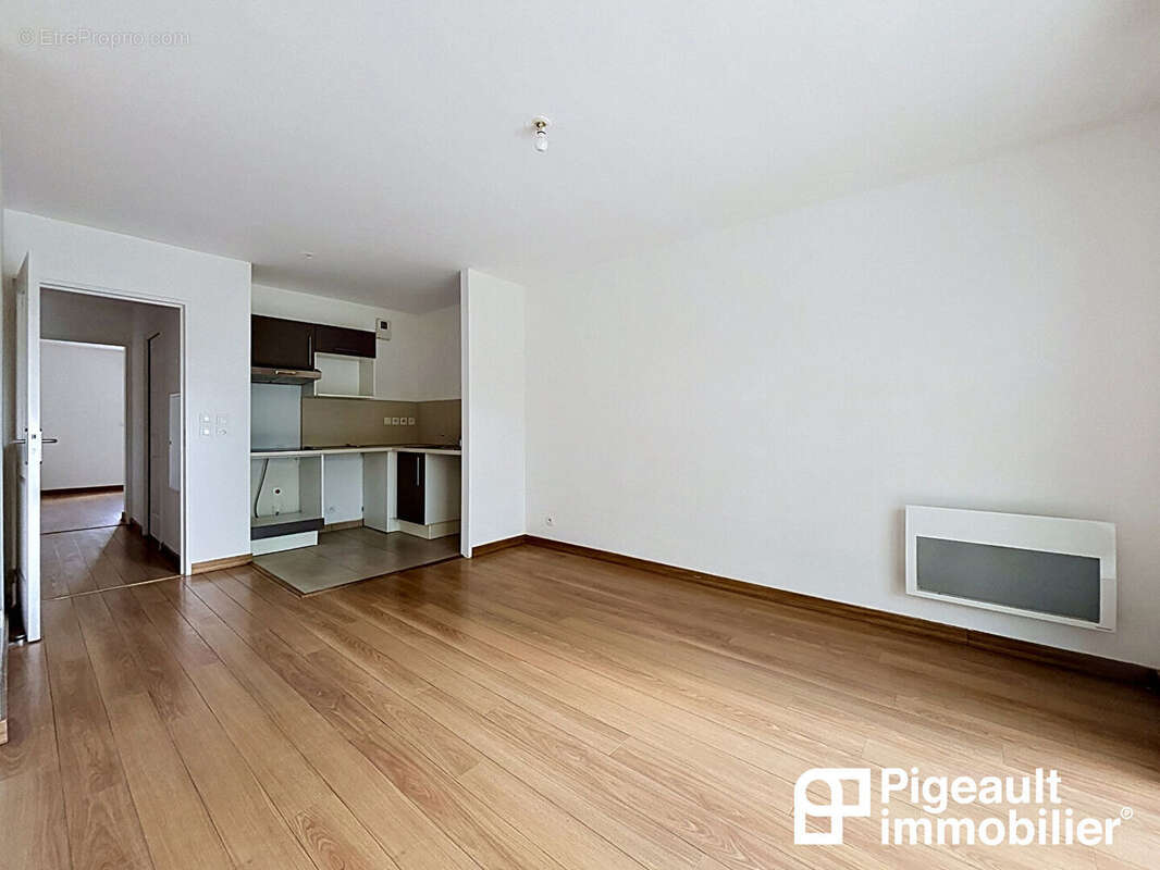 Appartement T2 à vendre  - Rennes Quartier Lorient / Saint Brieuc - Terrasse - Garage - 1 chambre - photo 6